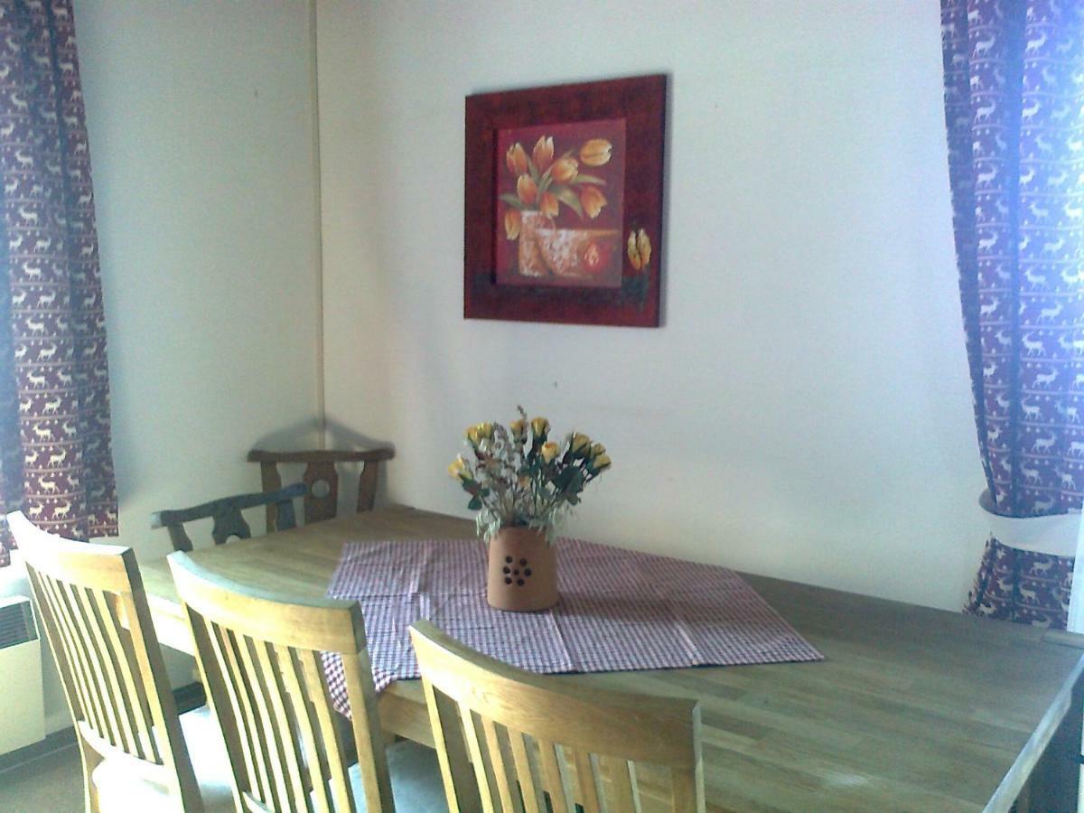 Almhaus Florian Apartment Трефен Екстериор снимка